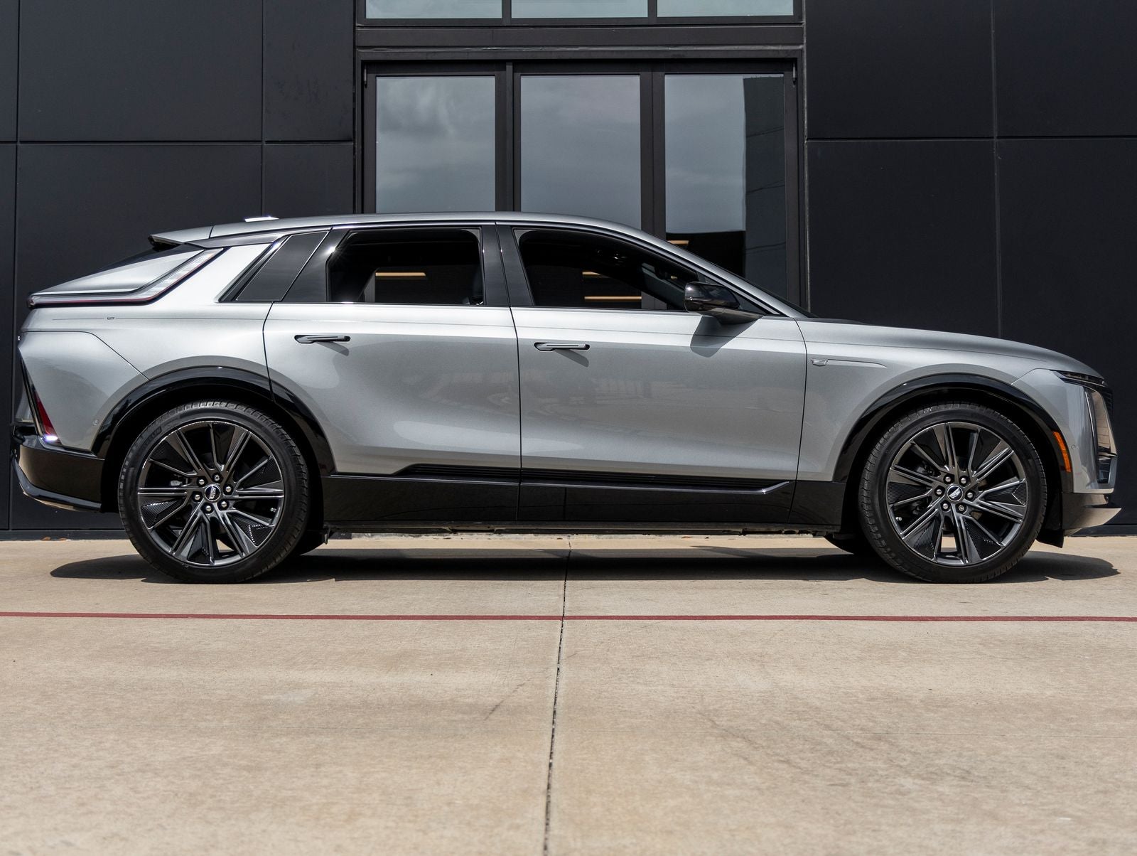 2024 Cadillac LYRIQ Sport