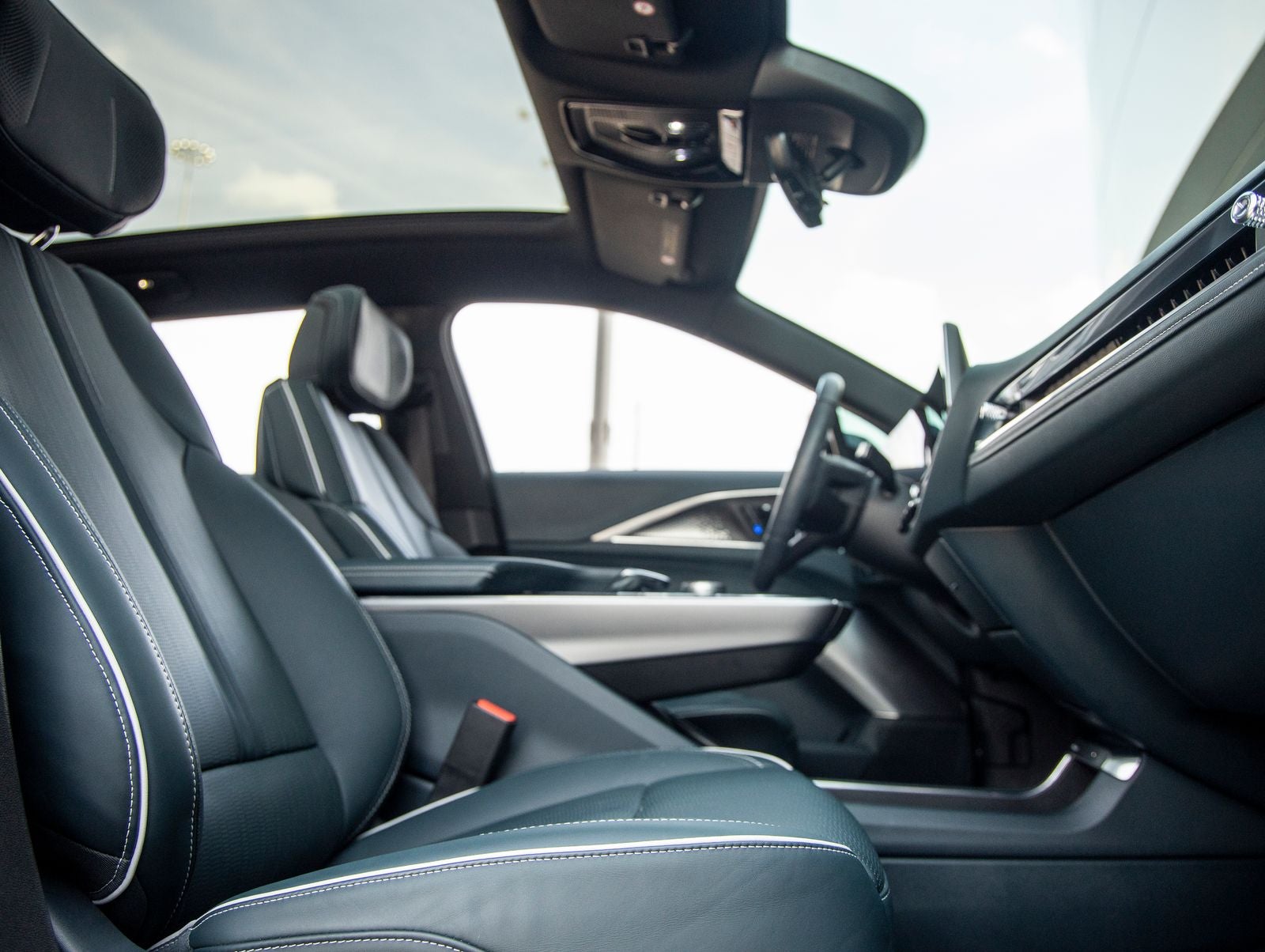 2024 Cadillac LYRIQ Sport