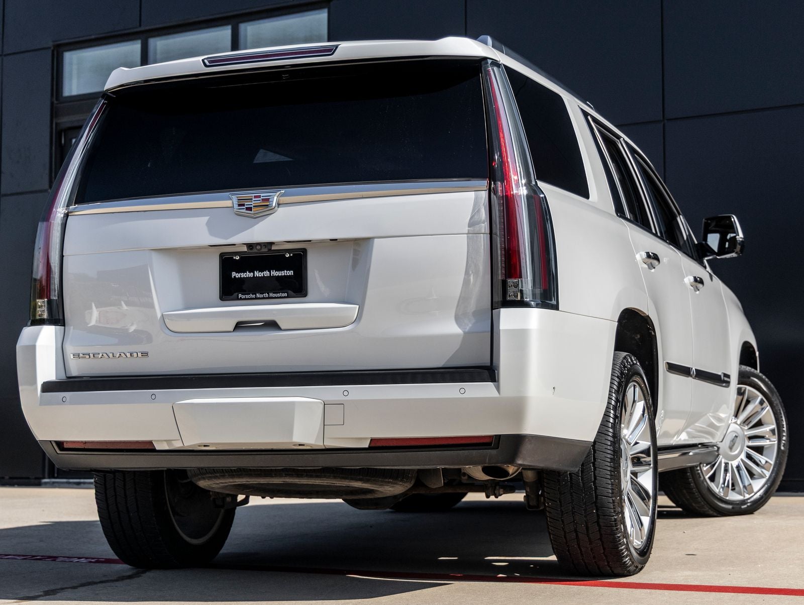 2019 Cadillac Escalade Platinum Edition