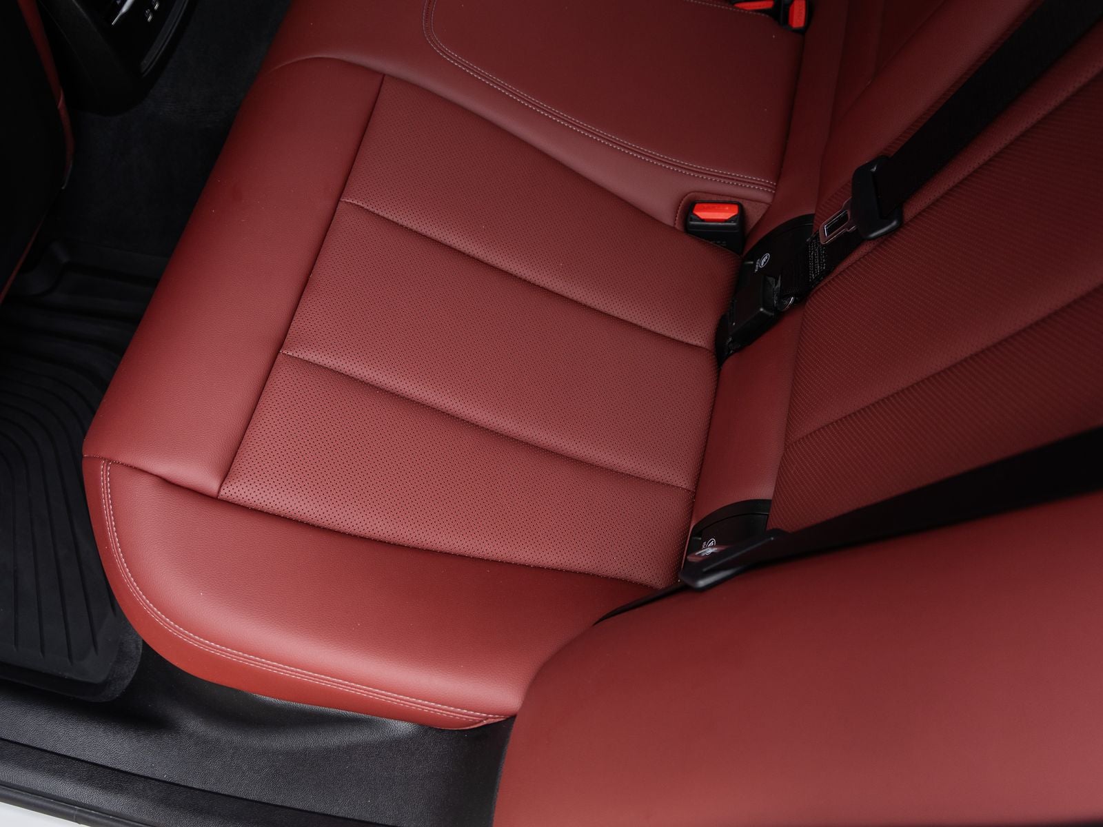 2025 BMW 3 Series 330i