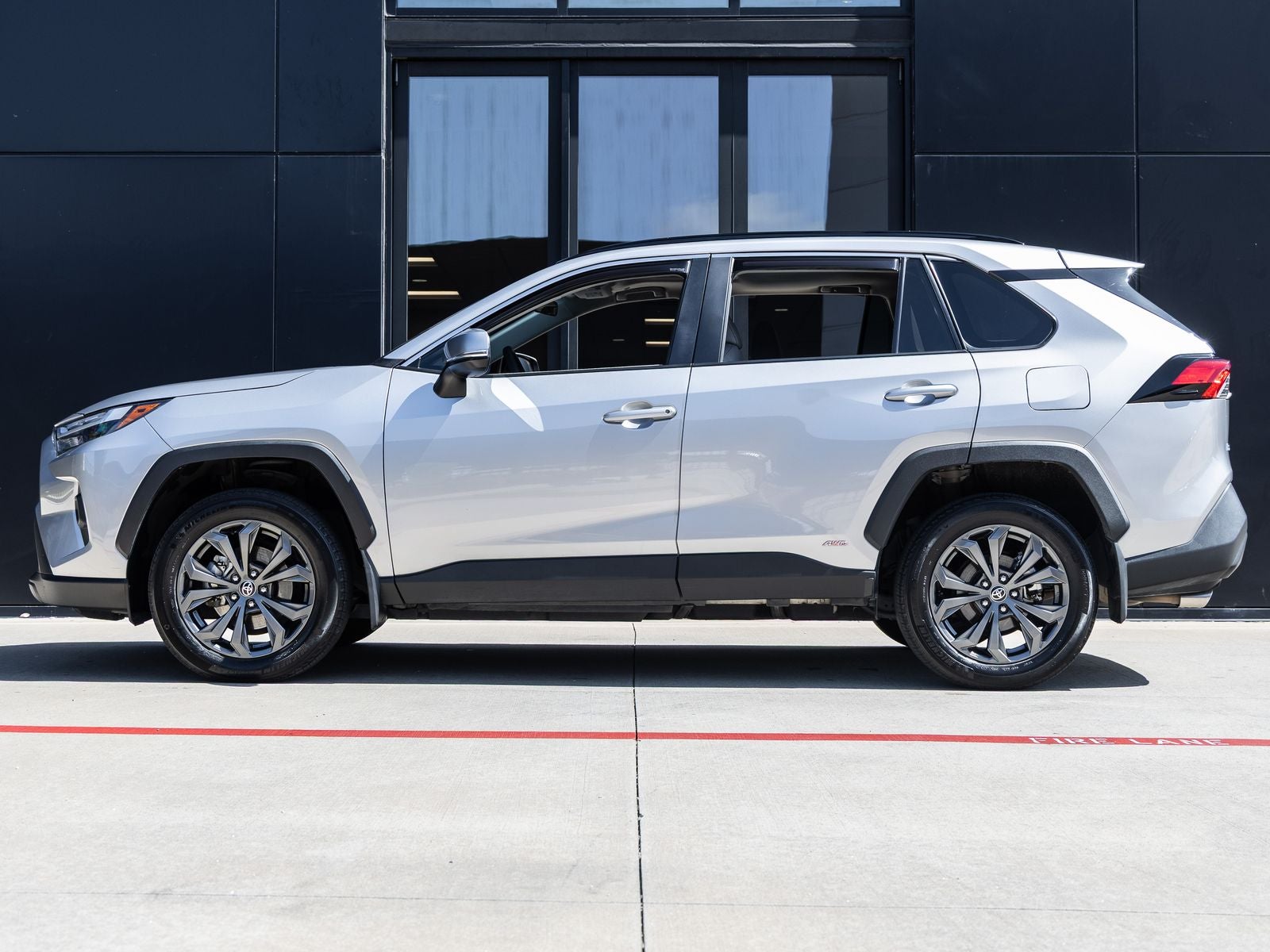 2023 Toyota RAV4 Hybrid XLE Premium