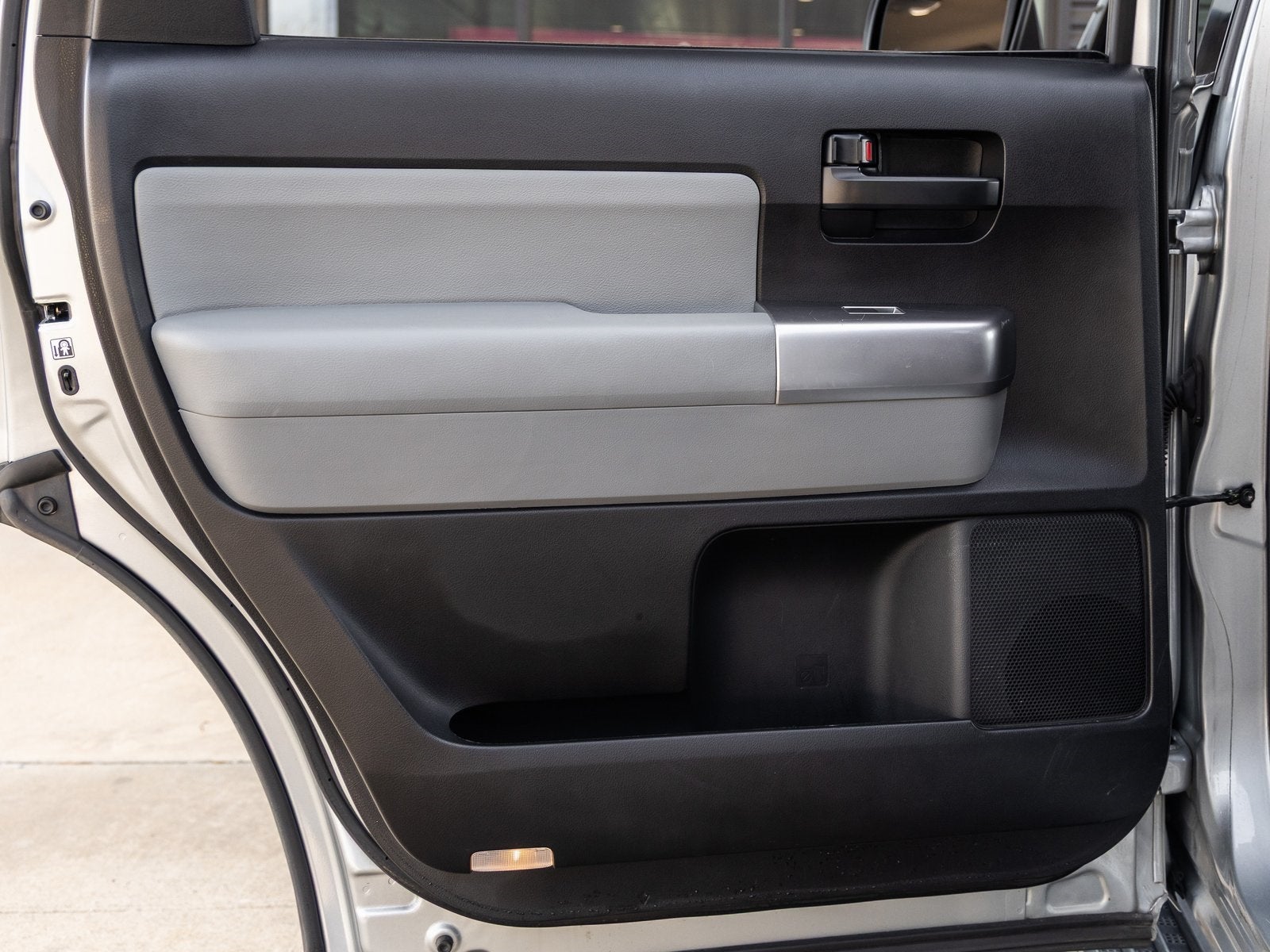 2020 Toyota Sequoia SR5 5.7L