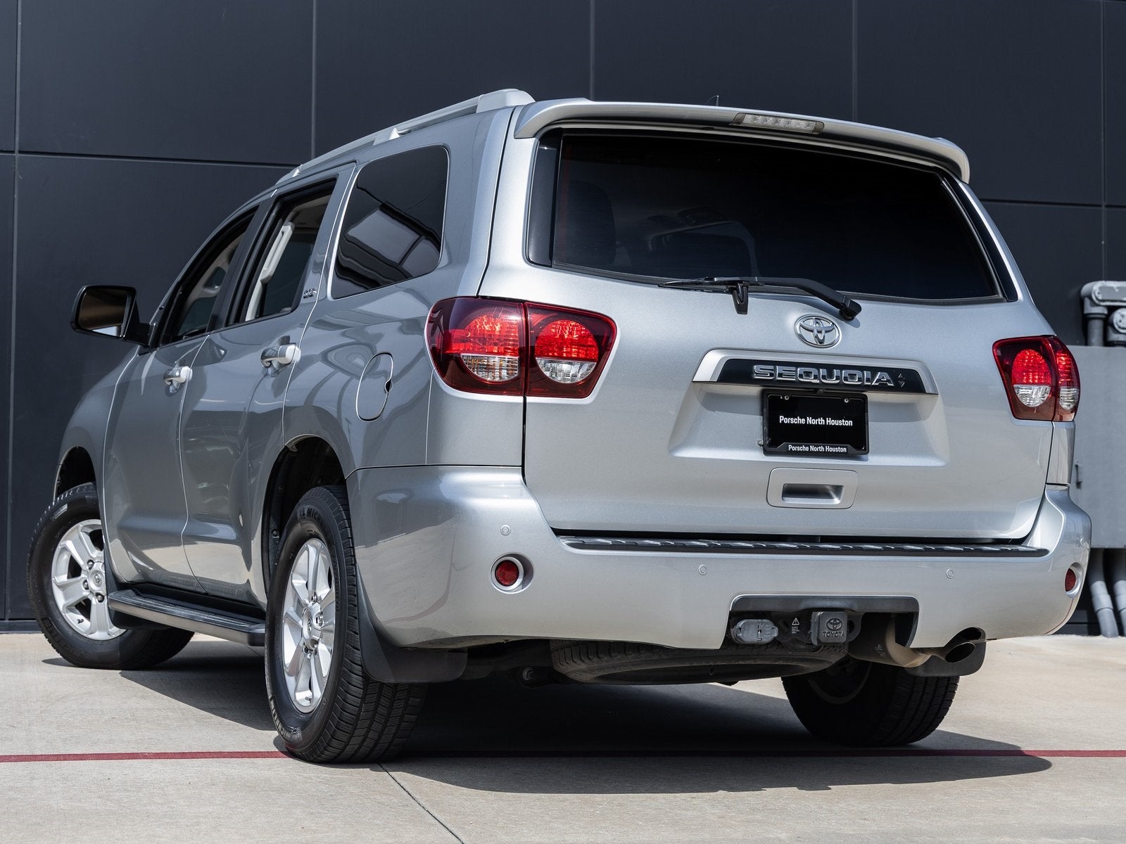 2020 Toyota Sequoia SR5 5.7L