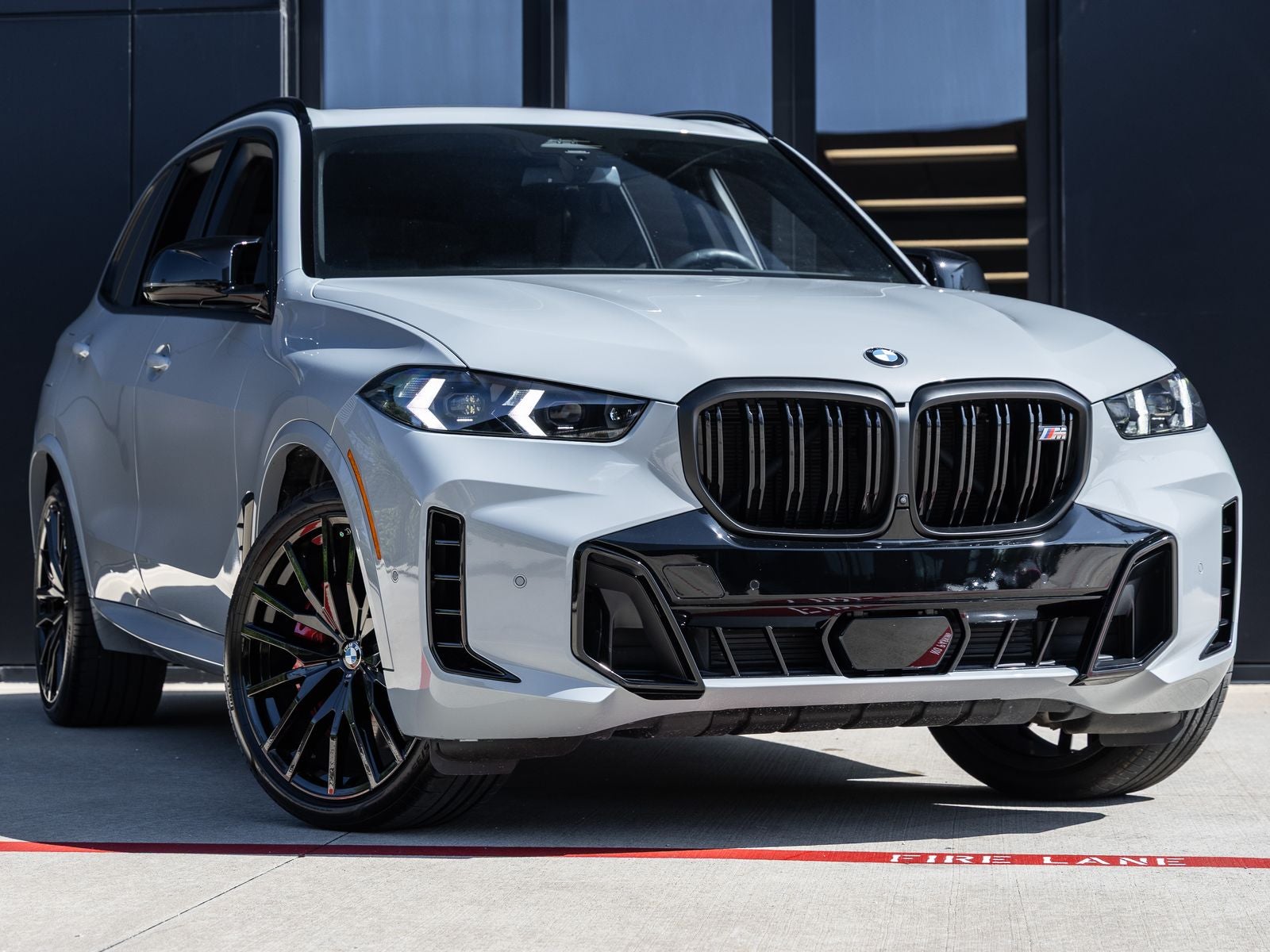 2025 BMW X5 M60i