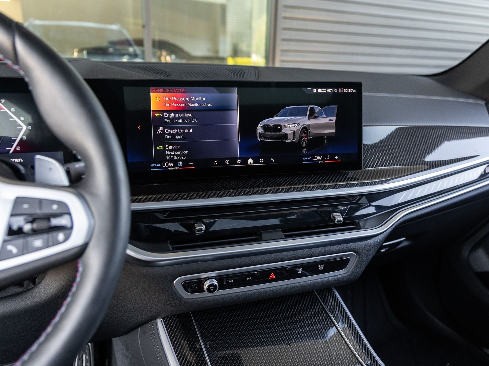 2025 BMW X5 M60i