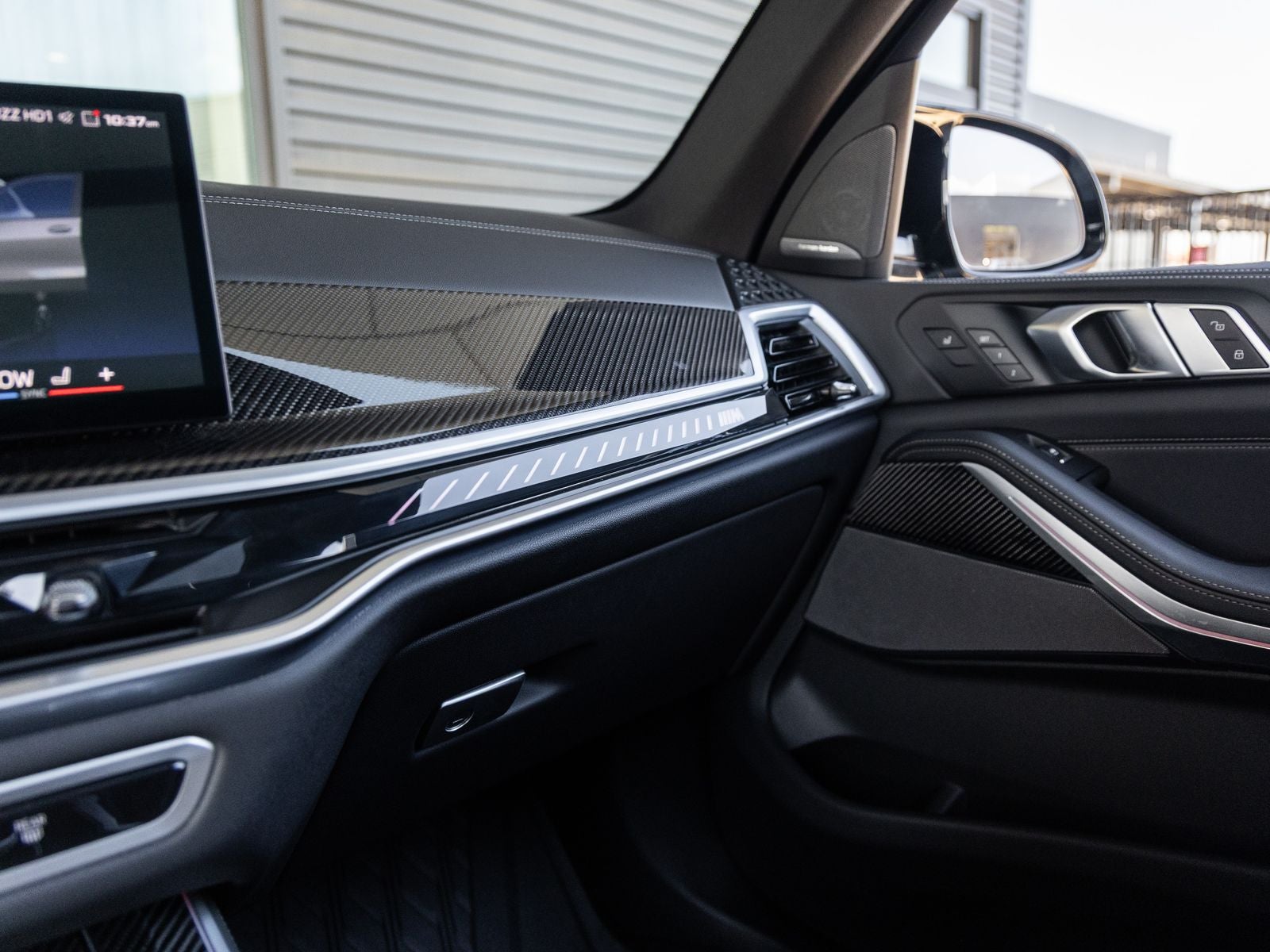 2025 BMW X5 M60i