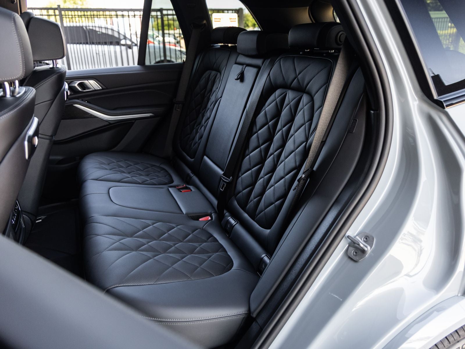 2025 BMW X5 M60i