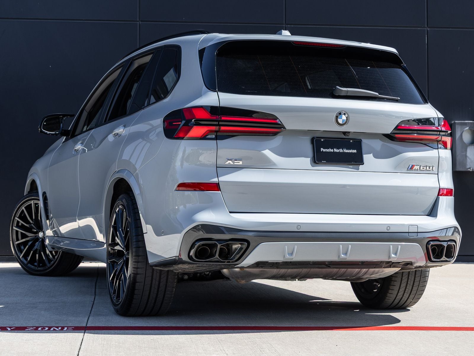 2025 BMW X5 M60i