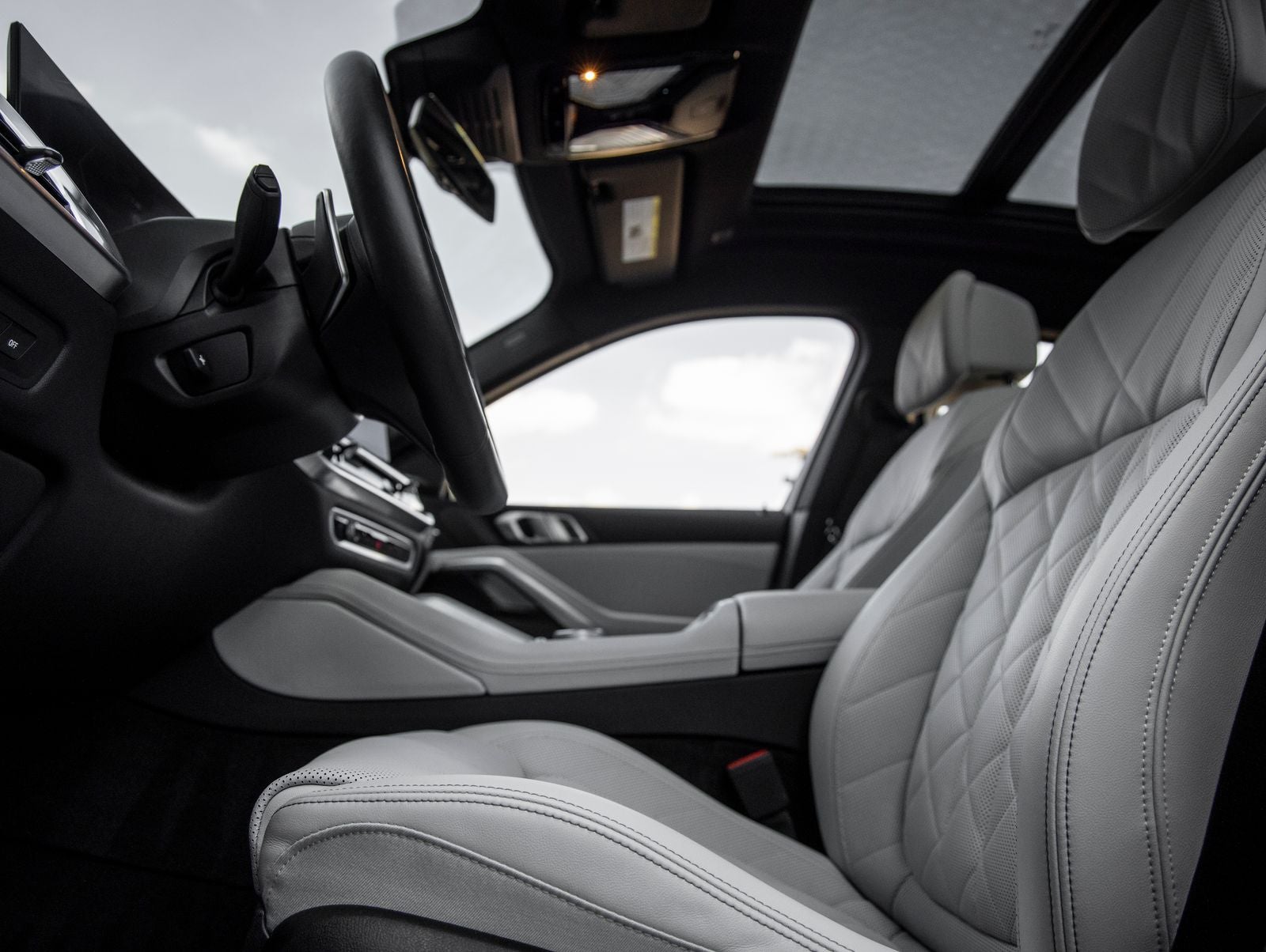 2025 BMW X6 xDrive40i