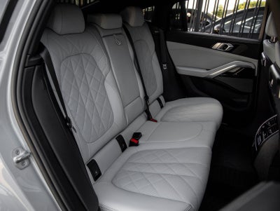 2025 BMW X6 xDrive40i