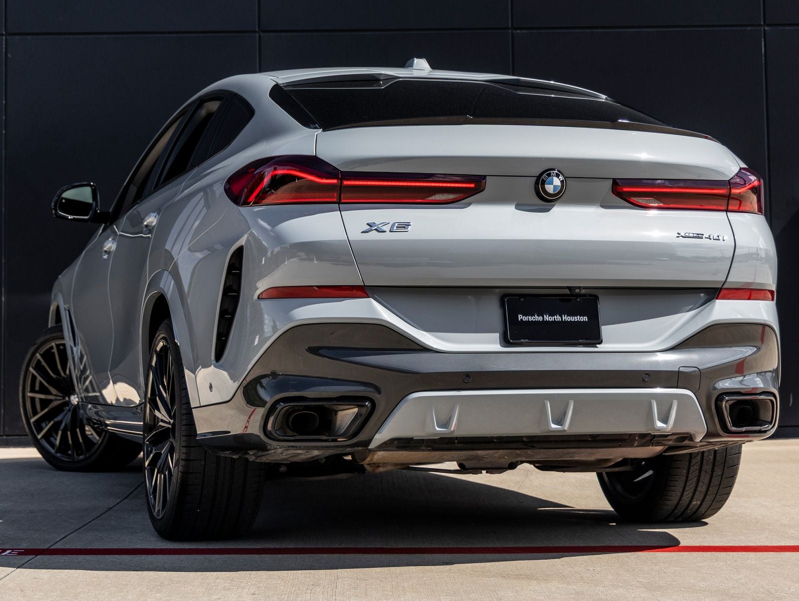 2025 BMW X6 xDrive40i