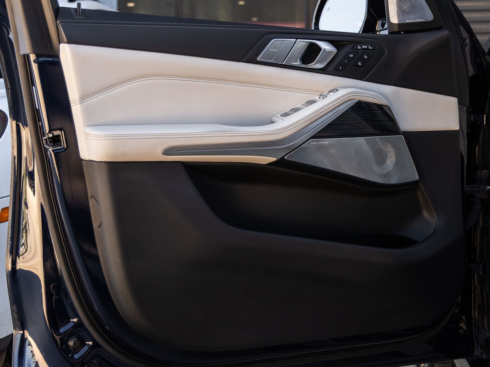 2021 BMW X7 M50i