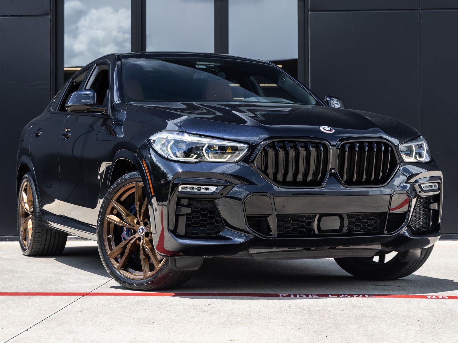2021 BMW X6 M50i