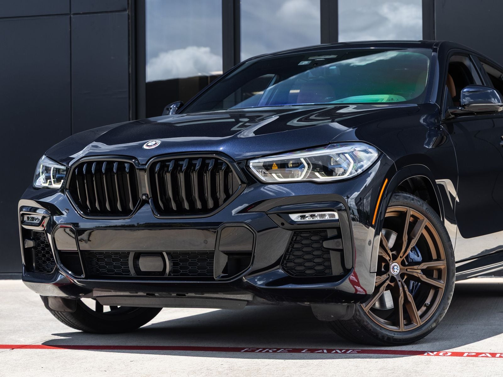 2021 BMW X6 M50i