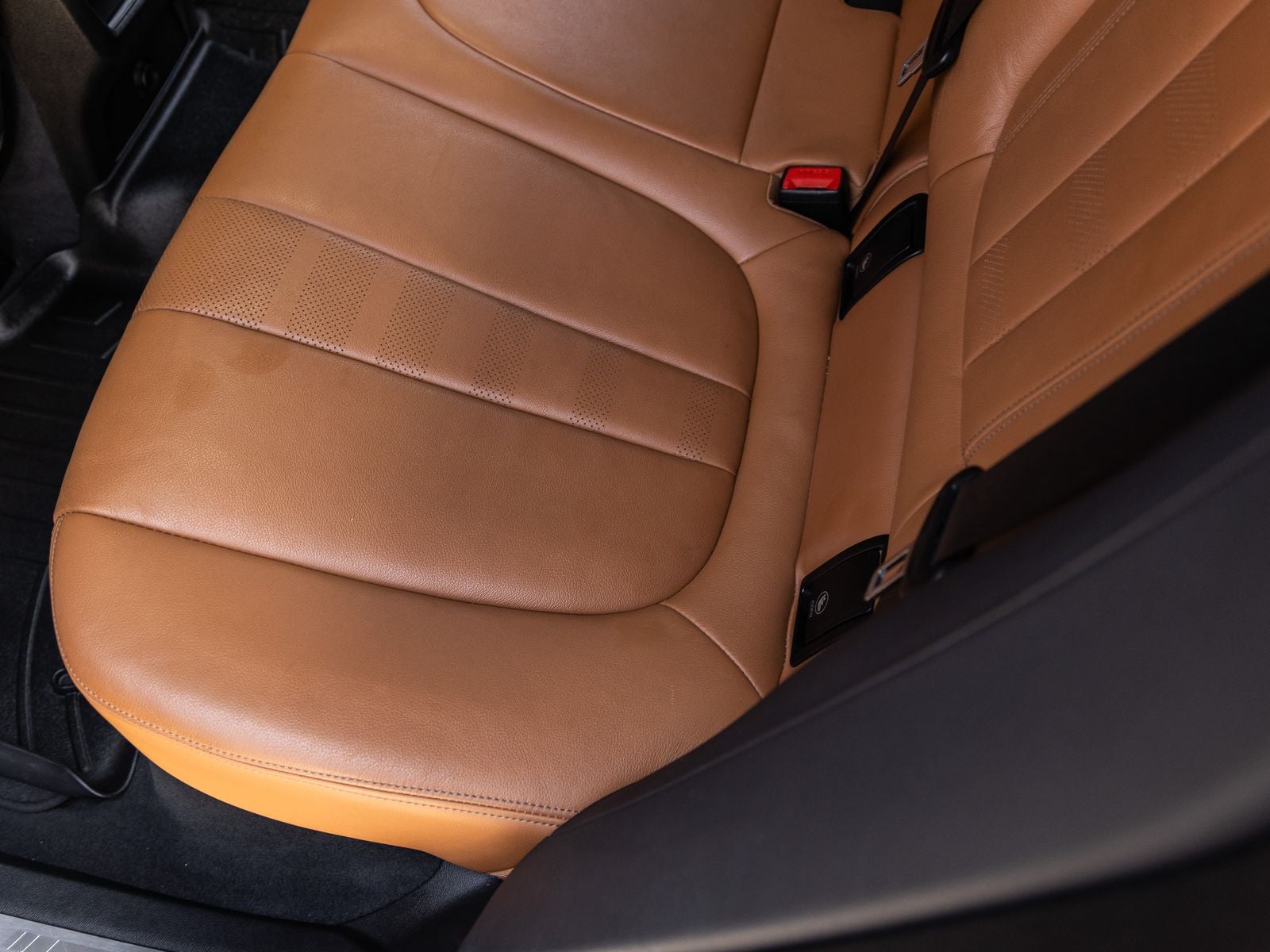 2021 BMW X6 M50i