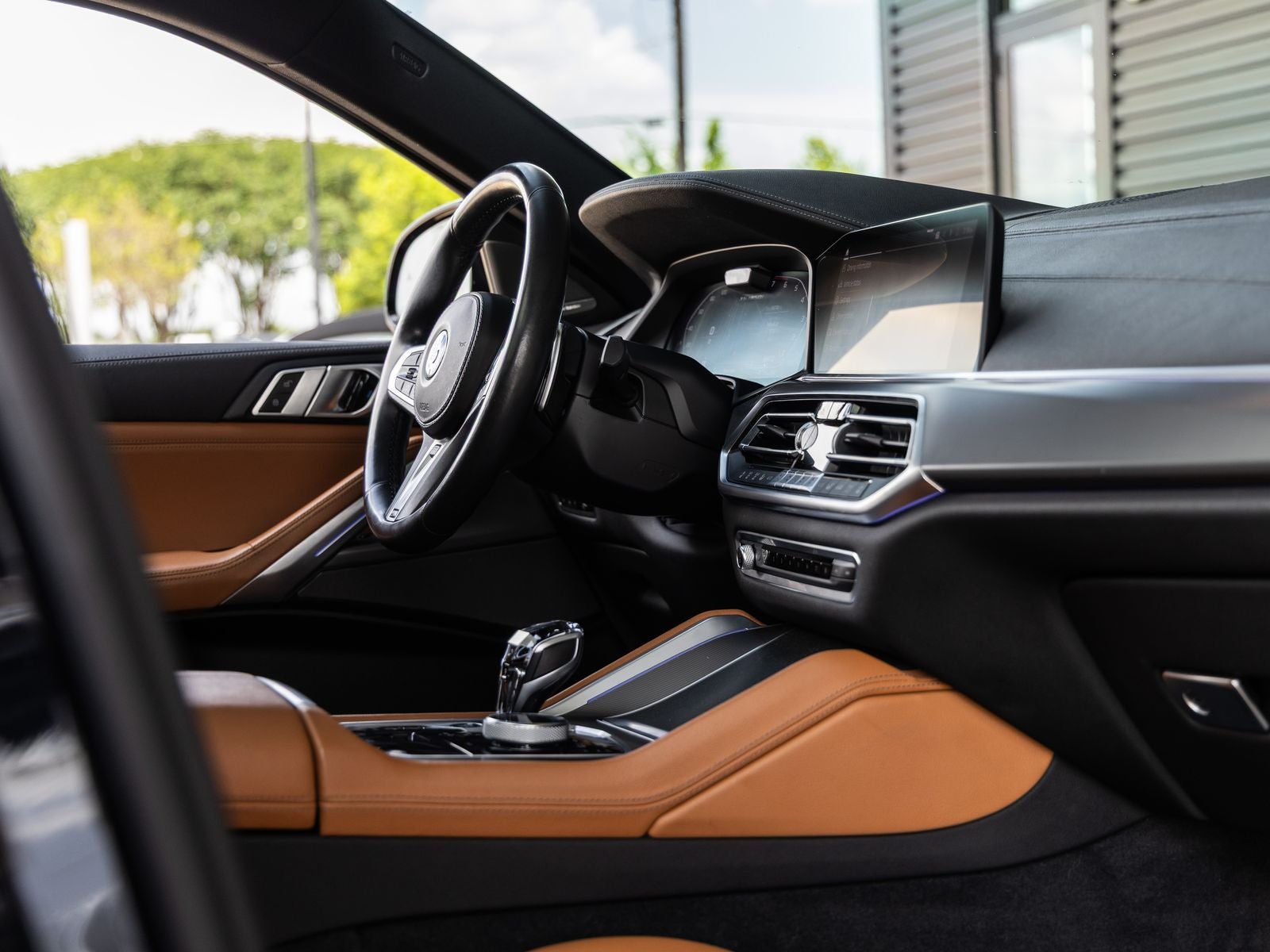 2021 BMW X6 M50i
