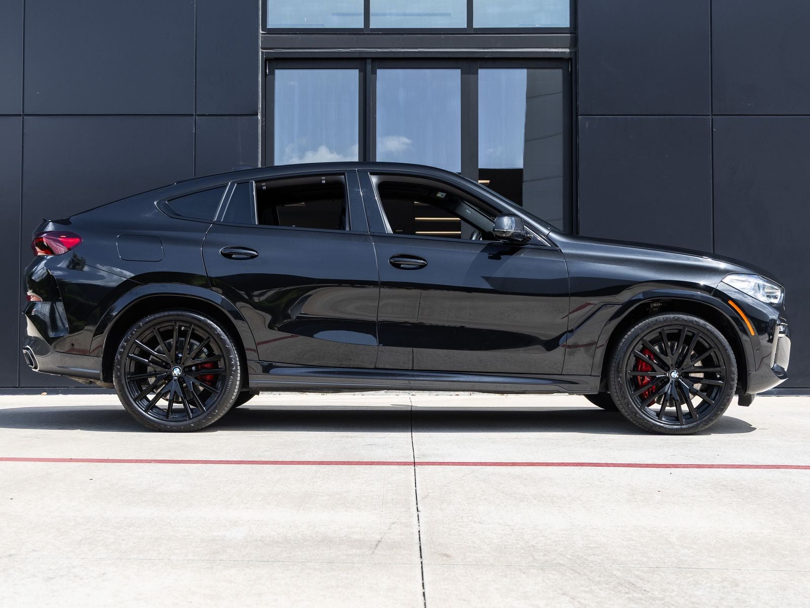 2021 BMW X6 M50i