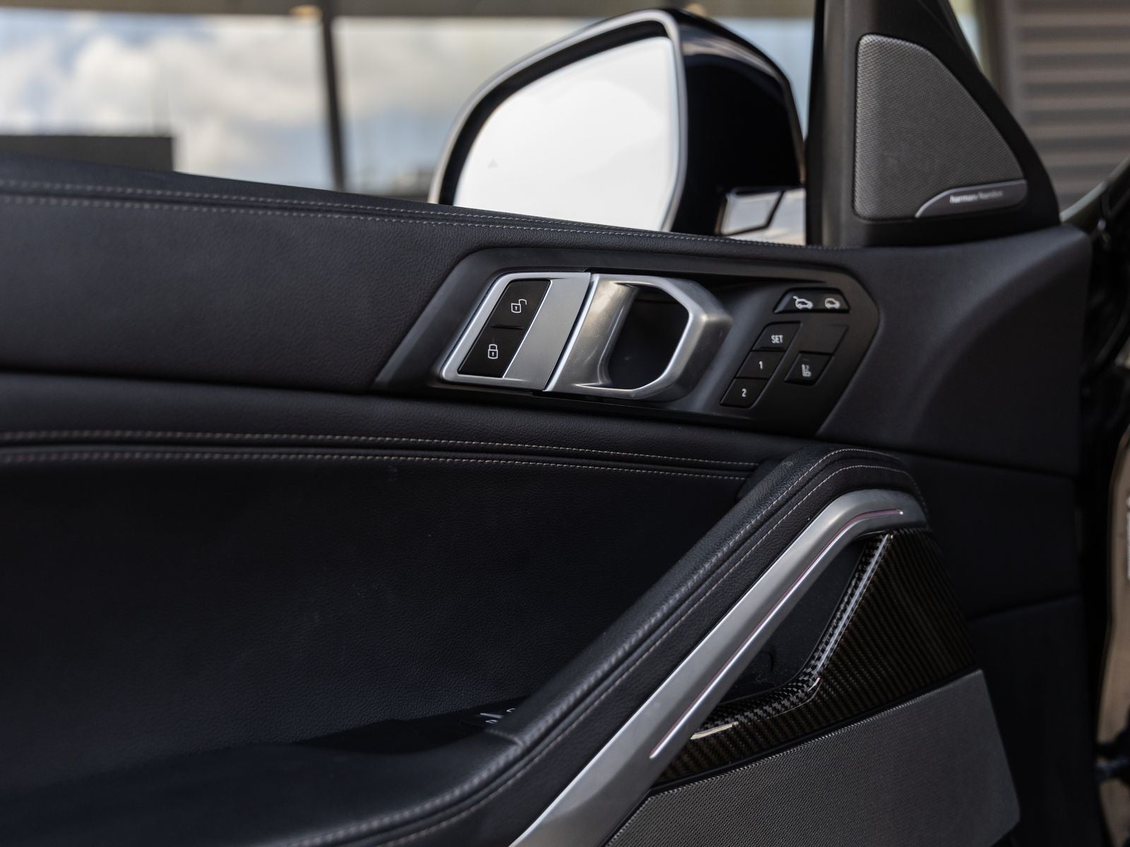 2021 BMW X6 M50i