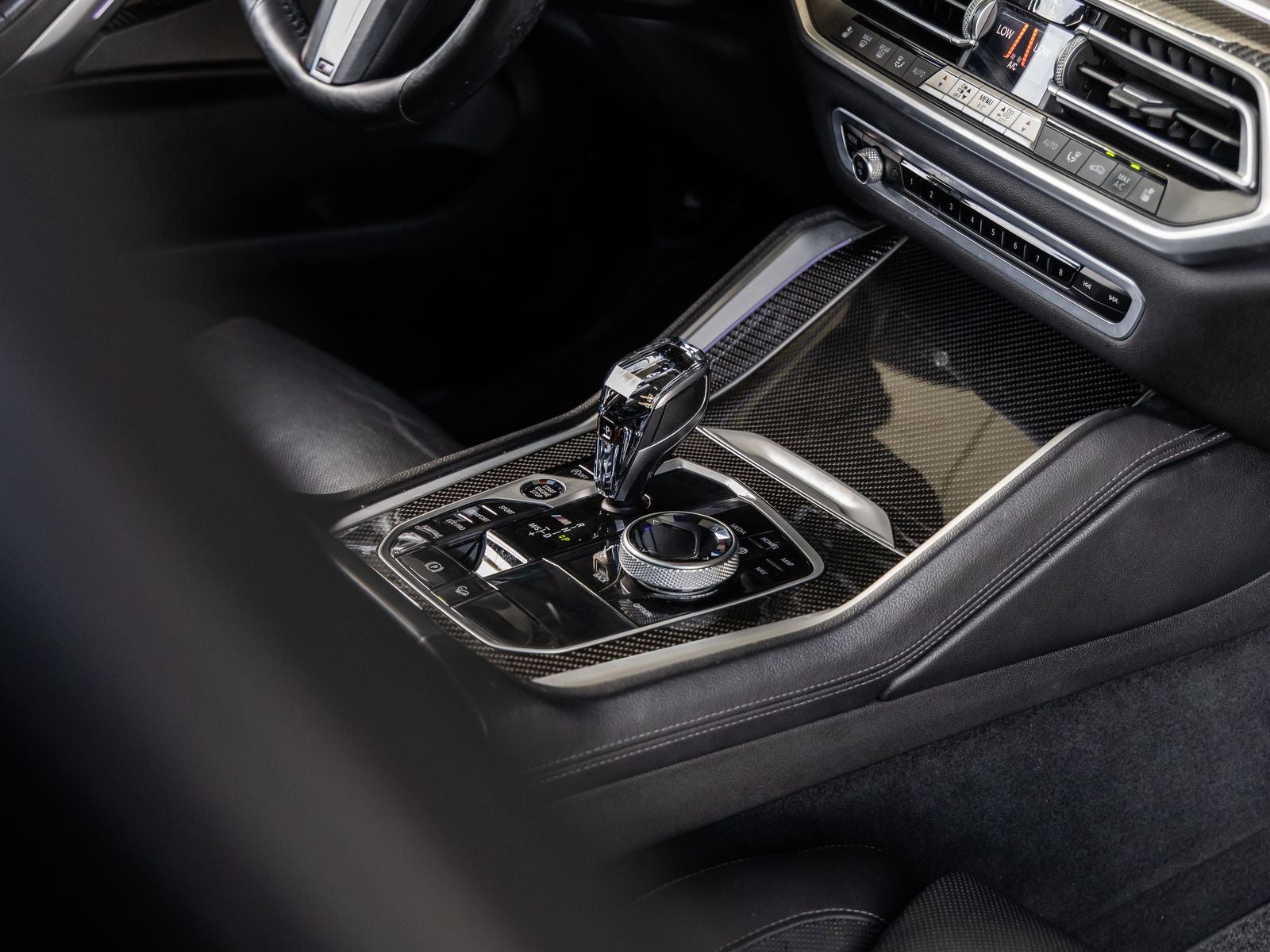 2021 BMW X6 M50i