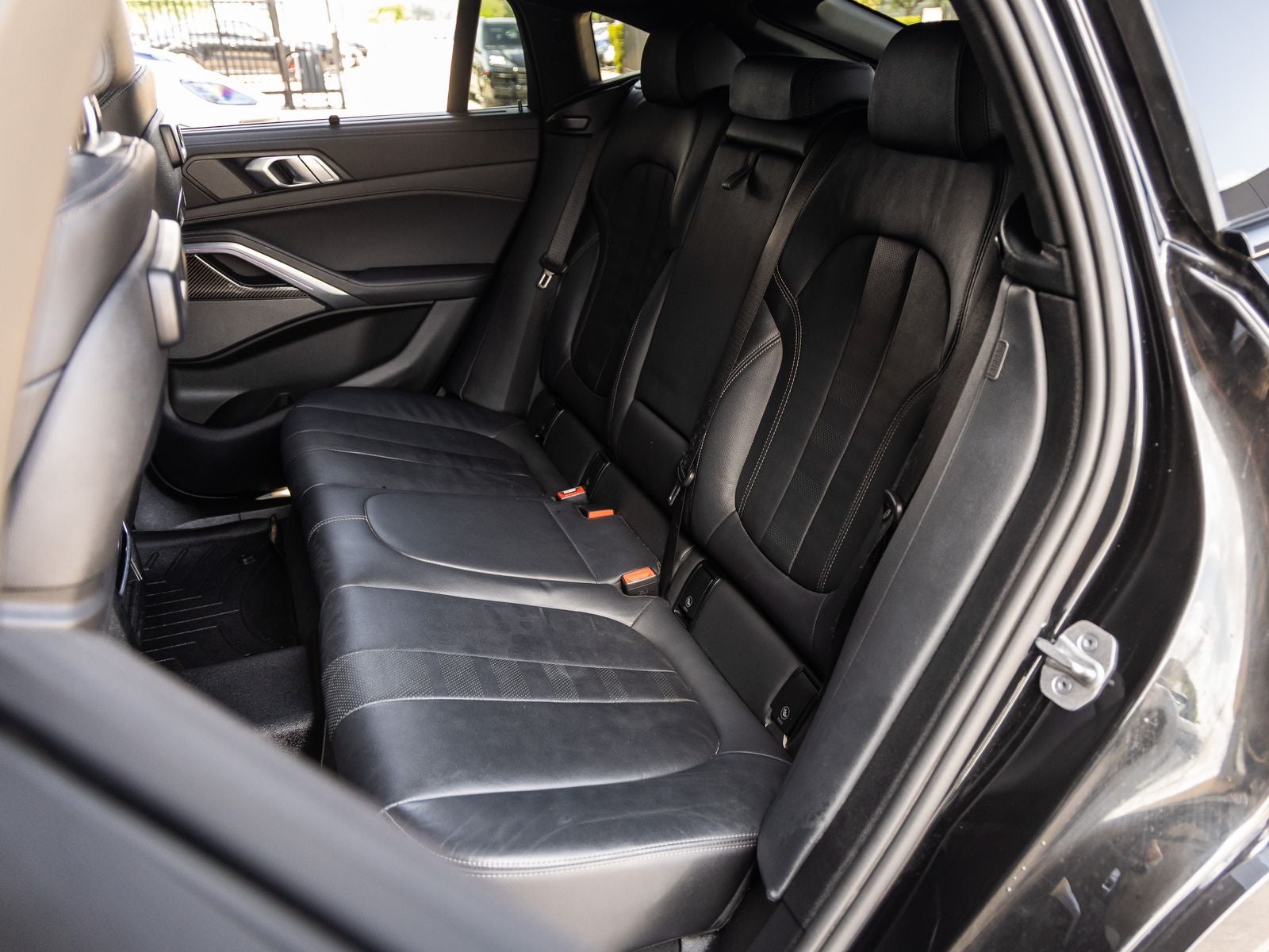 2021 BMW X6 M50i