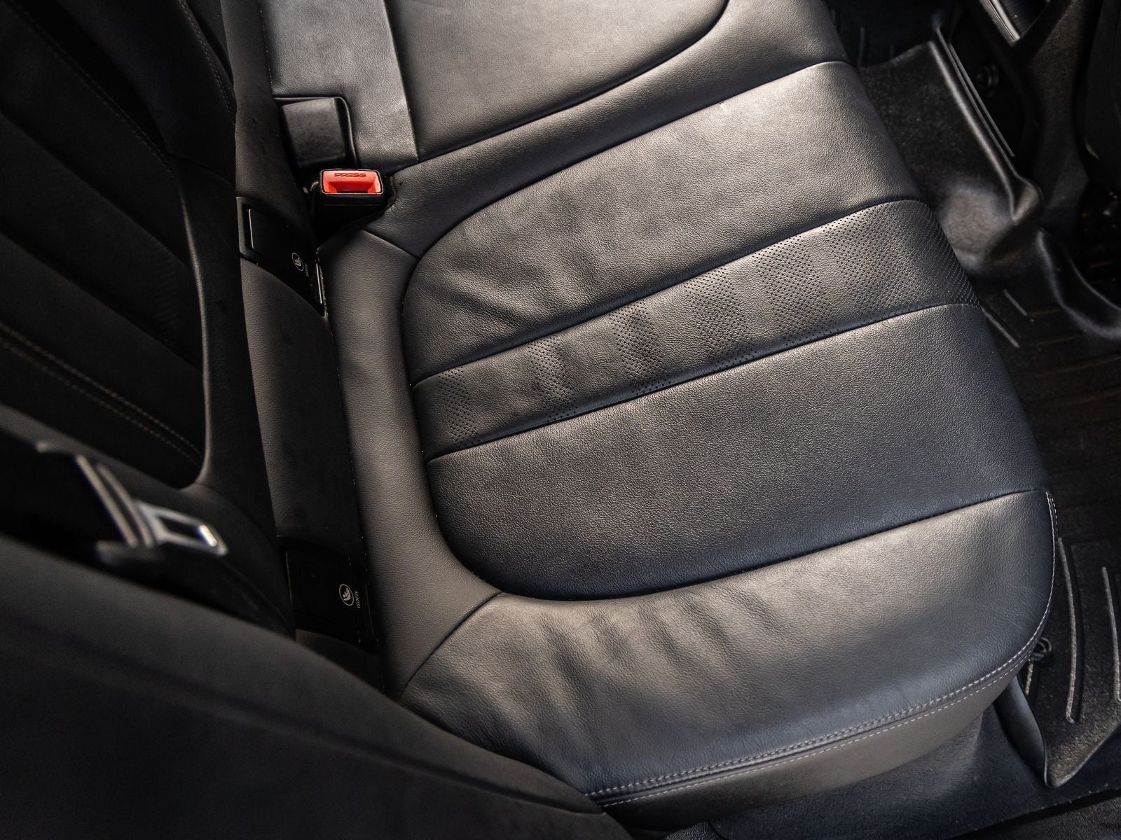 2021 BMW X6 M50i