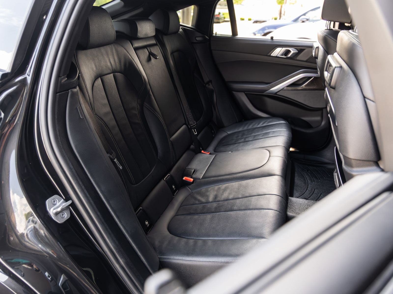 2021 BMW X6 M50i
