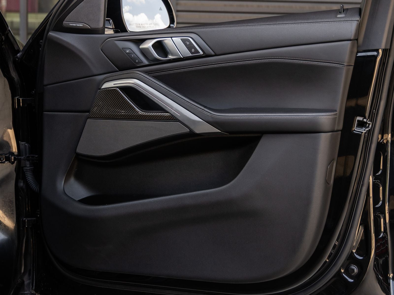 2021 BMW X6 M50i