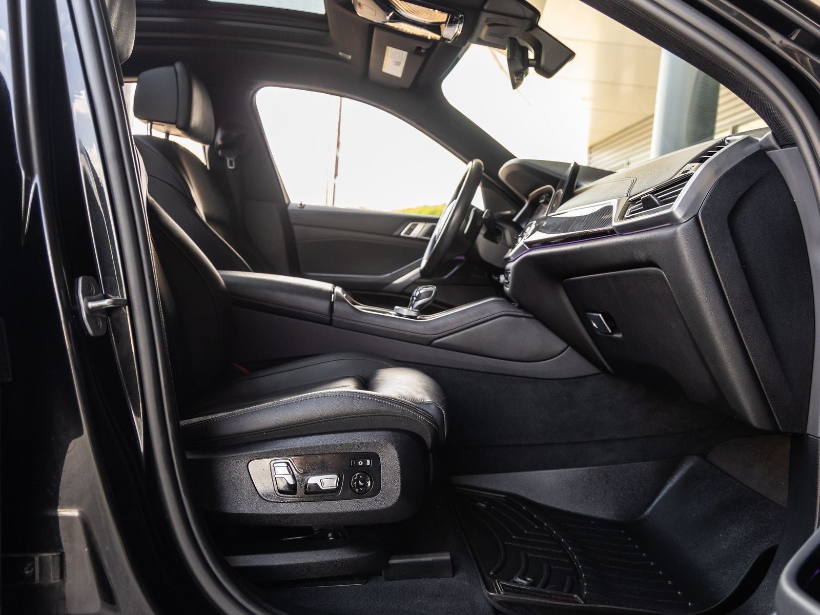 2021 BMW X6 M50i