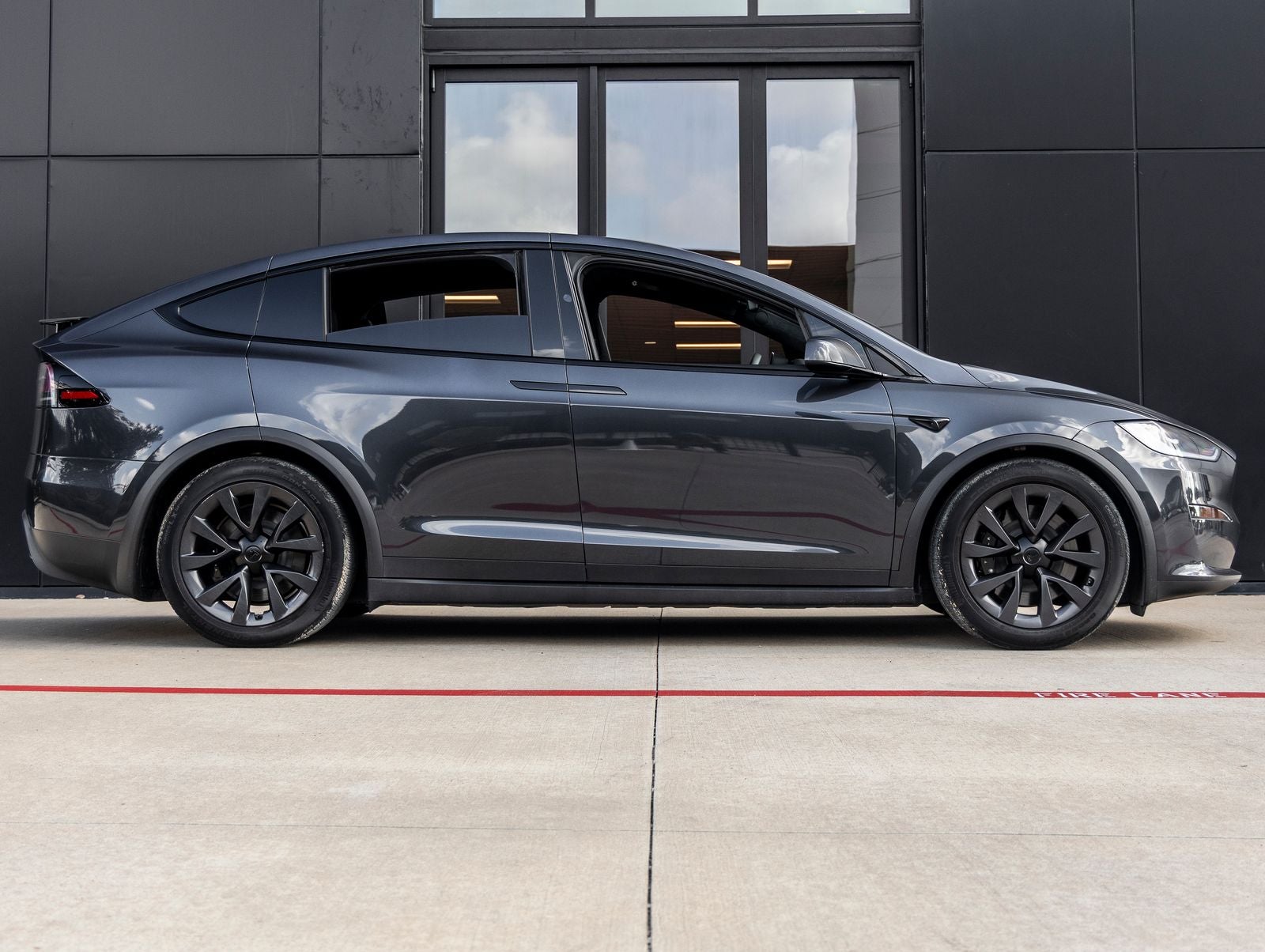 2025 Tesla Model X Base