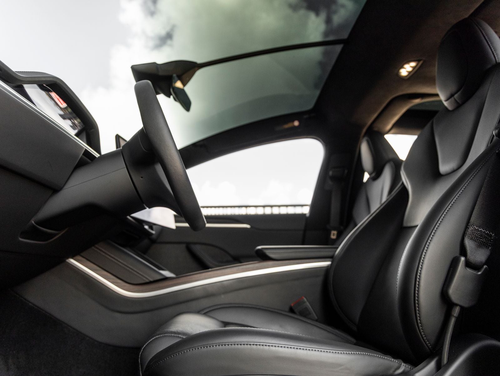 2025 Tesla Model X Base