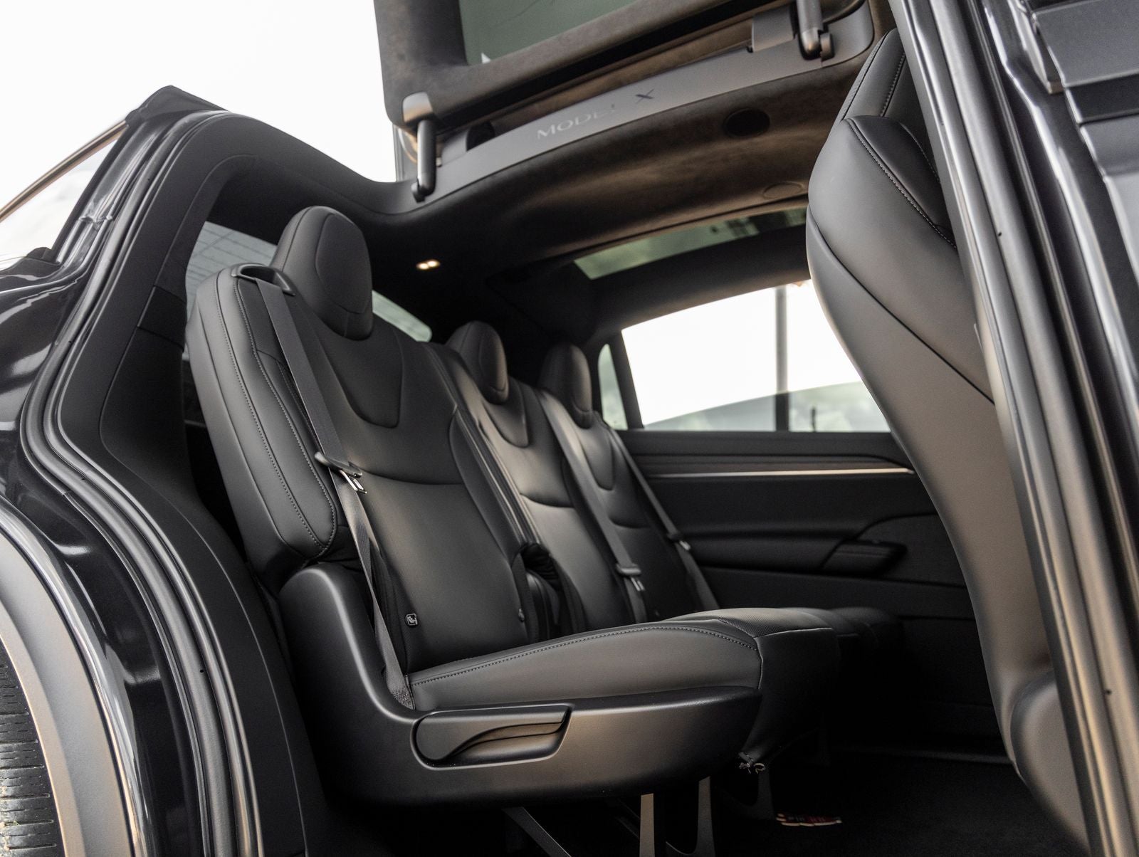 2025 Tesla Model X Base