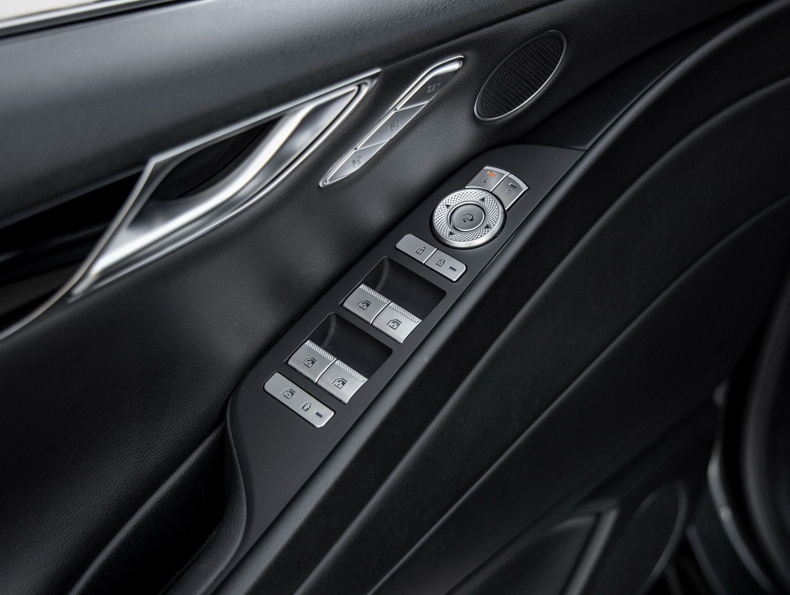 2023 Genesis G80 2.5T