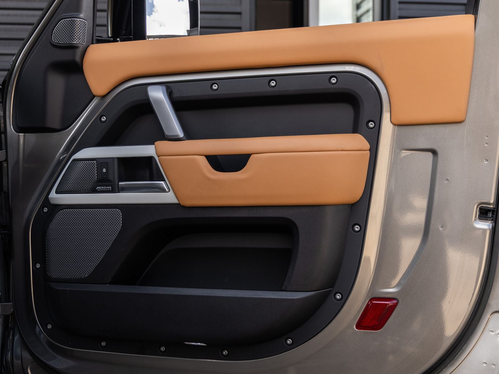 2023 Land Rover Defender 90 X-Dynamic SE