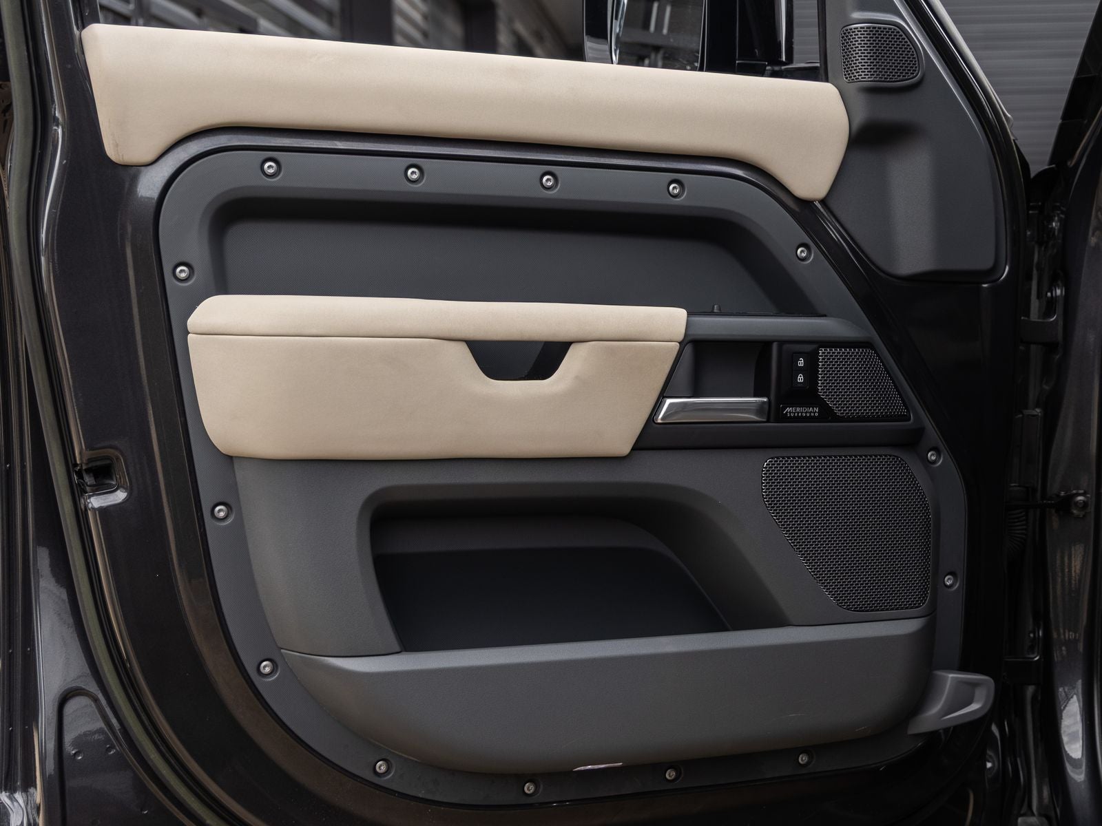 2023 Land Rover Defender 110 X-Dynamic SE