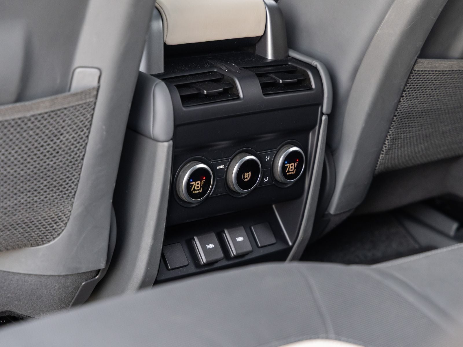 2023 Land Rover Defender 110 X-Dynamic SE