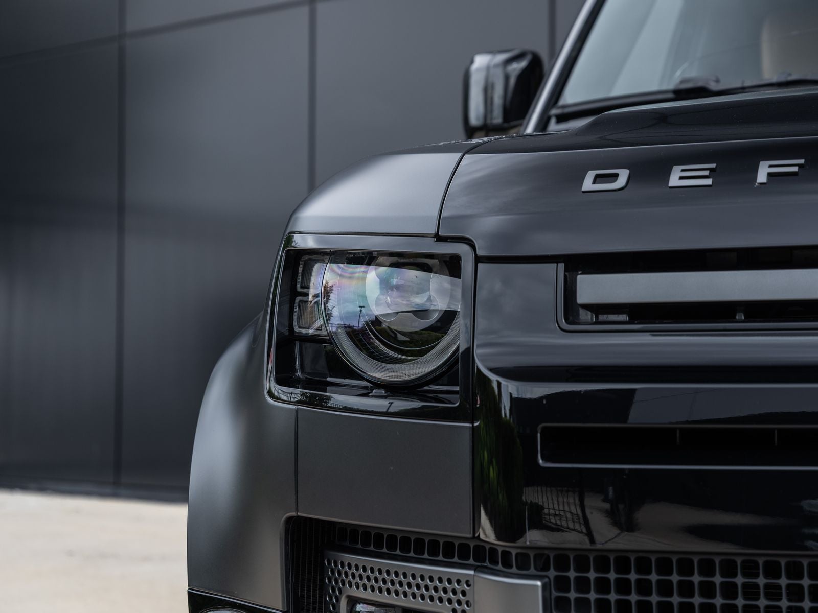 2024 Land Rover Defender 90 Carpathian Edition