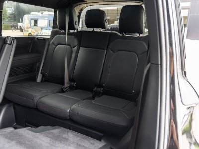 2025 Land Rover Defender 130 V8