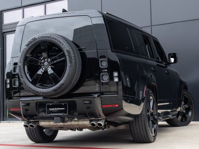 2025 Land Rover Defender 130 V8