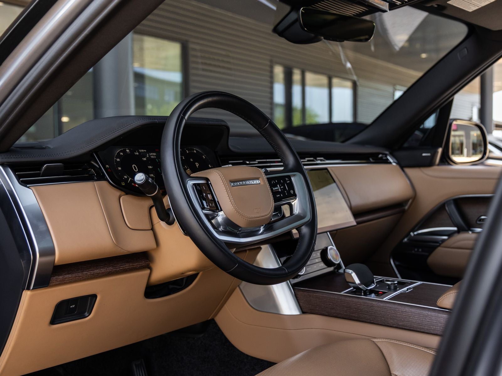 2023 Land Rover Range Rover SE LWB