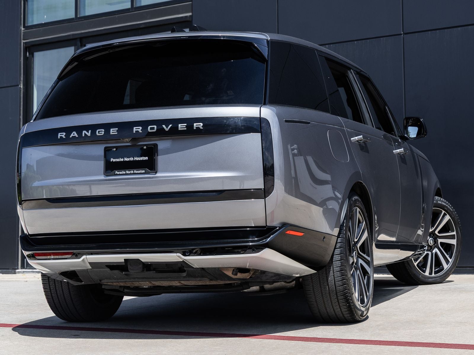 2023 Land Rover Range Rover SE LWB