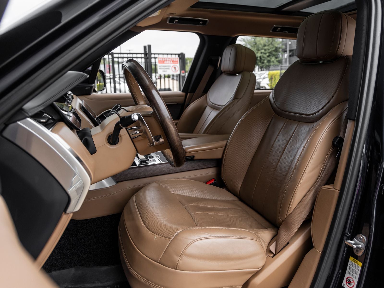 2023 Land Rover Range Rover SE LWB