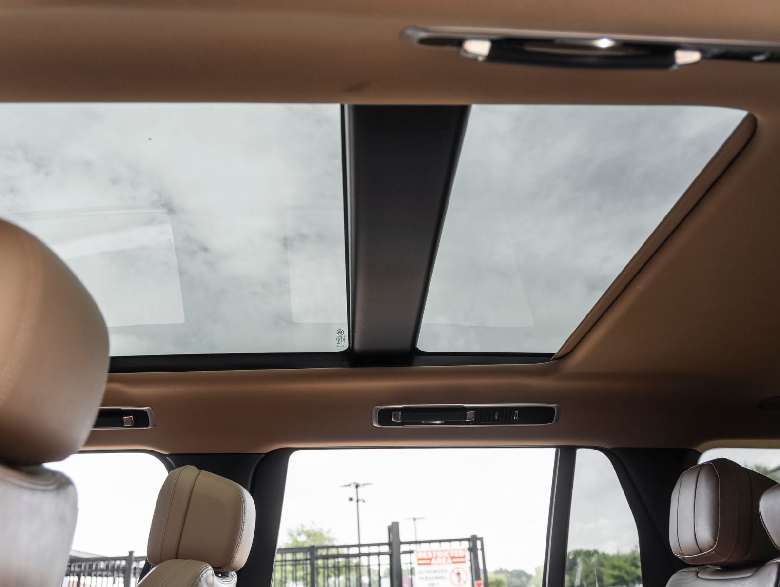 2023 Land Rover Range Rover SE LWB