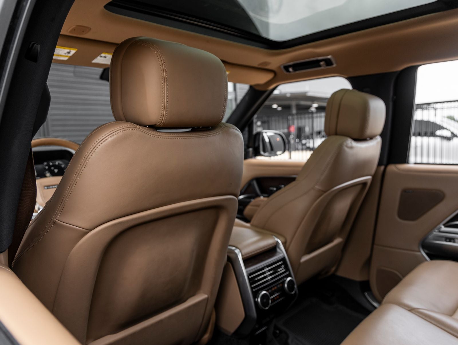 2023 Land Rover Range Rover SE LWB