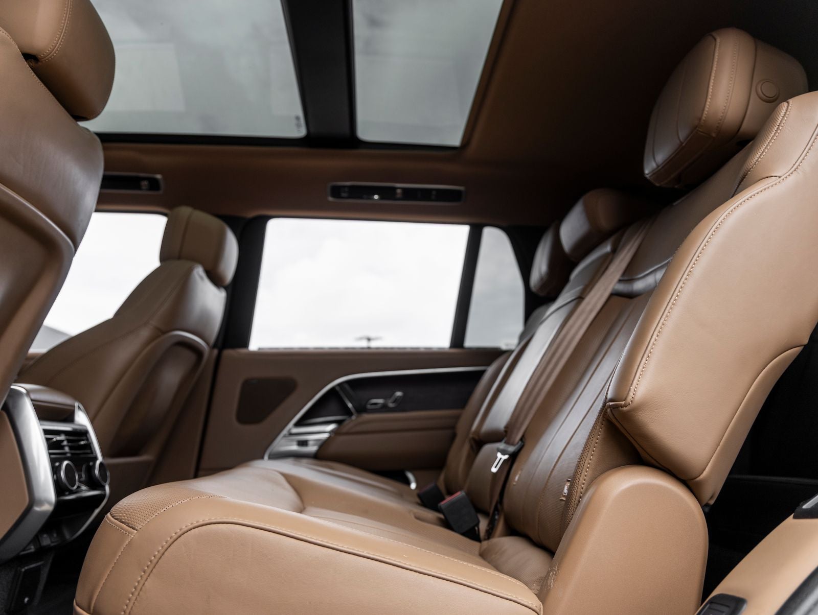 2023 Land Rover Range Rover SE LWB