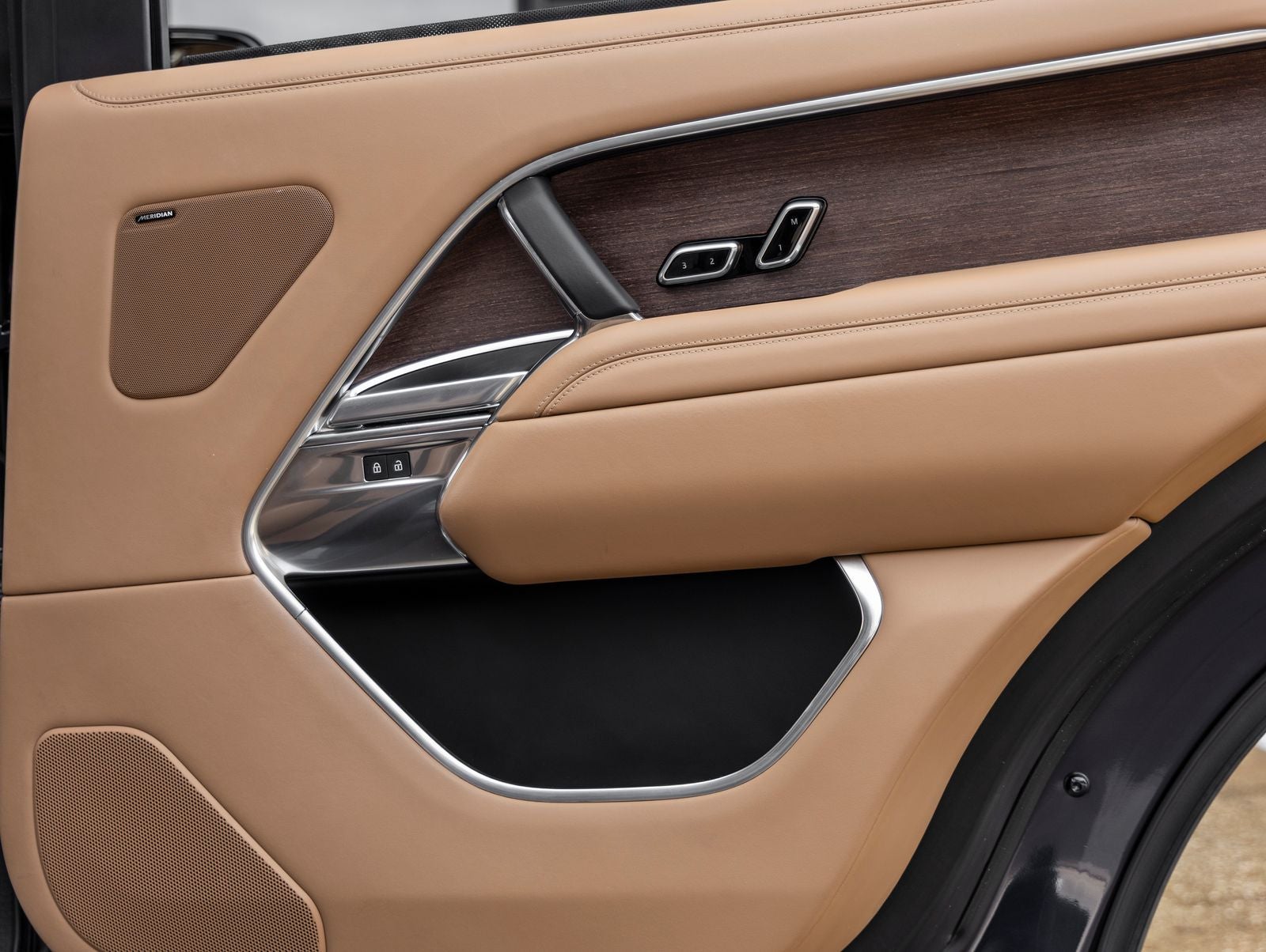 2023 Land Rover Range Rover SE LWB