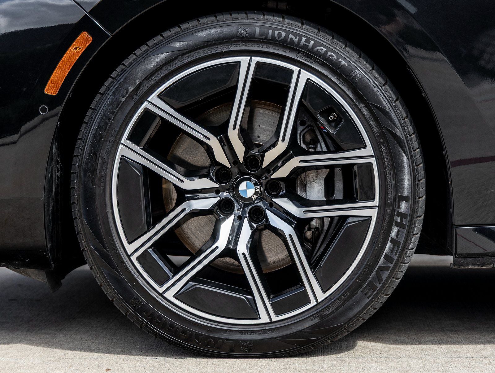 2024 BMW 7 Series 740i