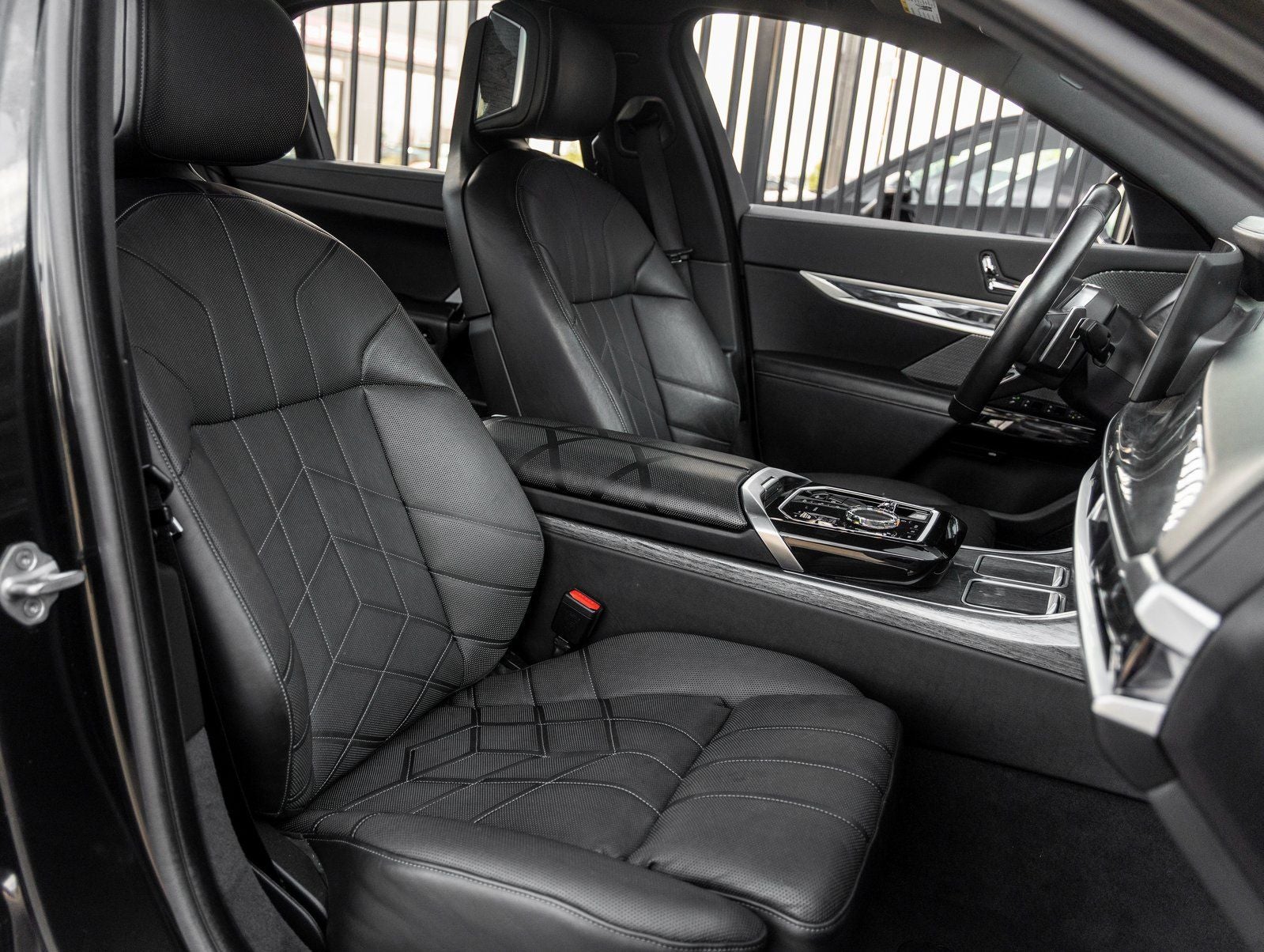 2024 BMW 7 Series 740i