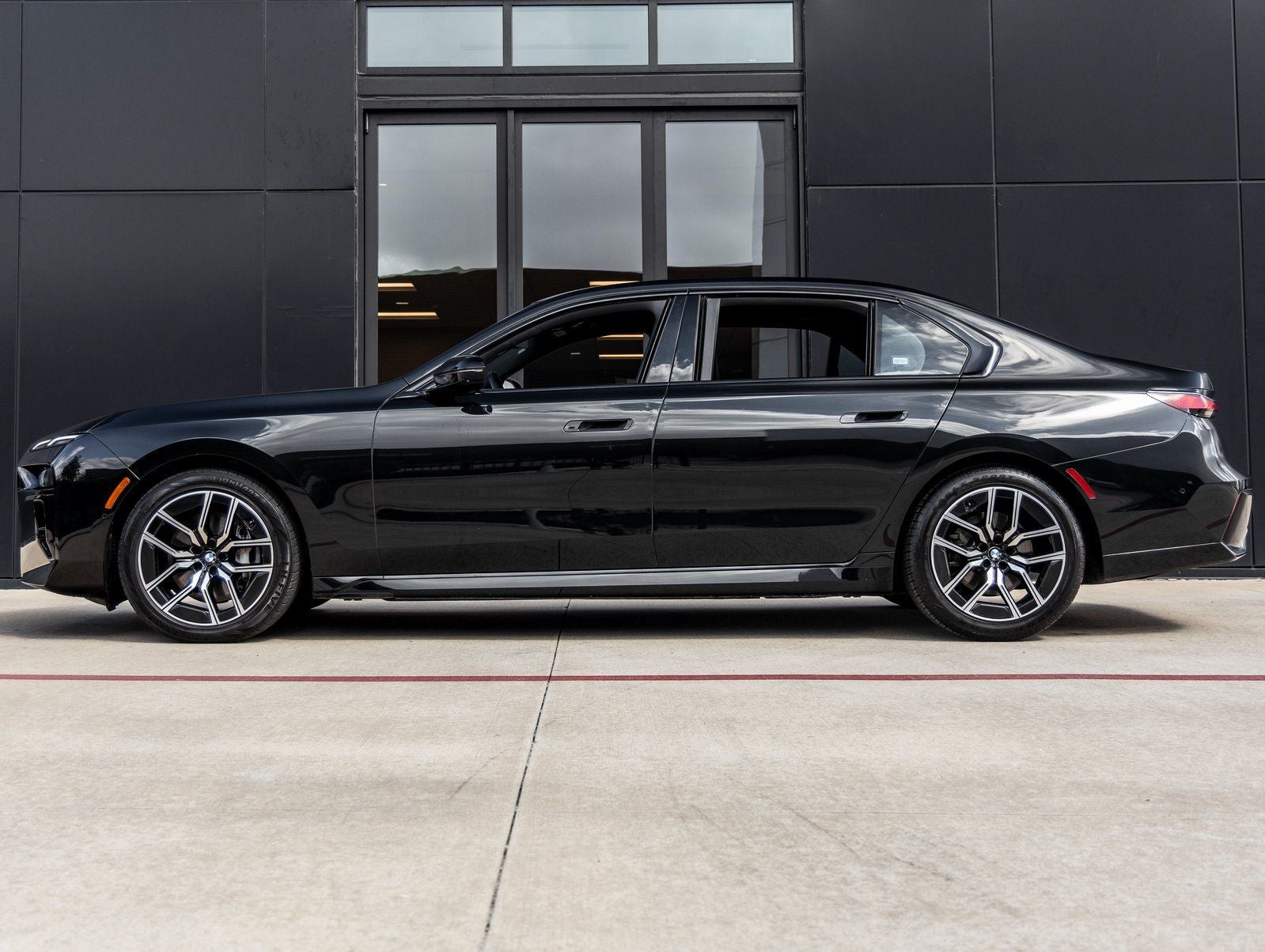 2024 BMW 7 Series 740i