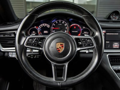 2018 Porsche Panamera Panamera 4