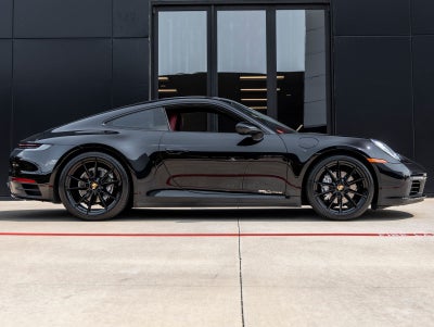 2021 Porsche 911 Carrera